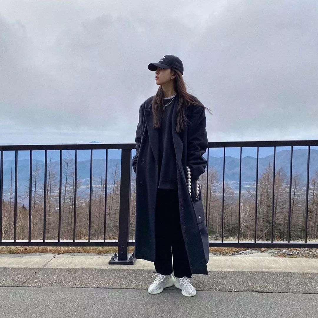 周洁琼穿砂糖匡威鞋,周洁琼鞋