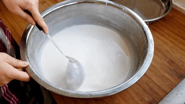 懒人凉皮面糊要注意什么,平底锅凉皮做出来发粘开裂