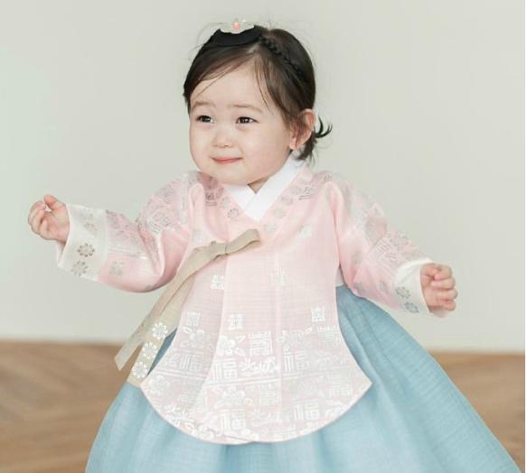 刚出生婴儿奶粉怎么选才是正确的,新出生婴儿奶粉要怎么选择