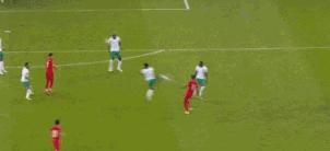 国足2-3憾负沙特队!主教练李铁:球员在上半场表现过于拘谨,但大家在落后的情况下没有放弃