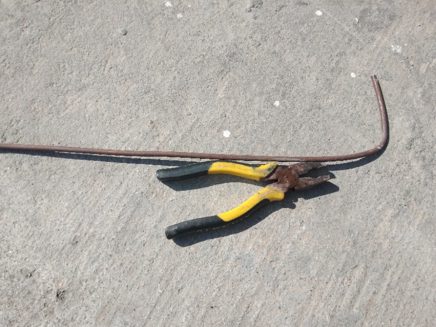 钥匙锁家里了防盗门如何打开,没钥匙怎么把防盗门打开