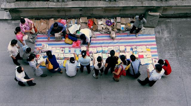 逛地摊注意事项及禁忌,摆地摊的时候要怎么摆好卖