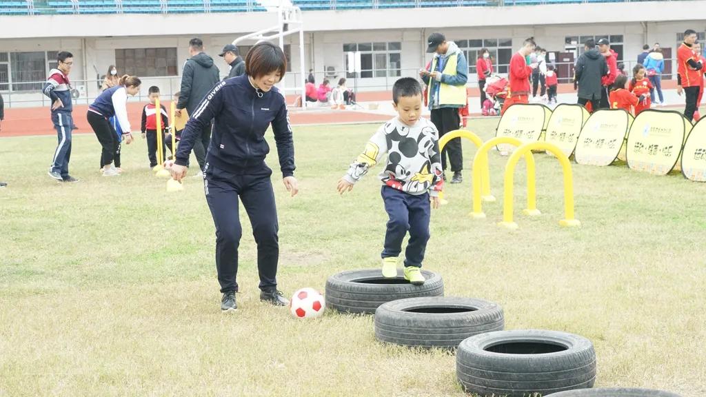 北川永昌幼儿园参加绵阳市首届幼儿足球嘉年华展示大会获佳绩