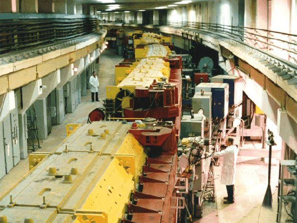 把头伸进粉碎机,把头伸进粒子加速器