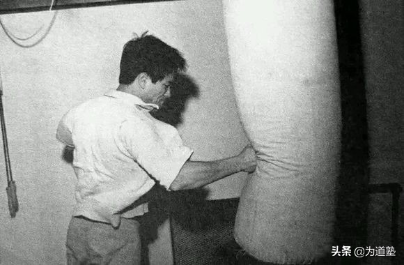 格斗界举足轻重的人物评价李小龙,史泰龙回忆李小龙的功夫有多厉害