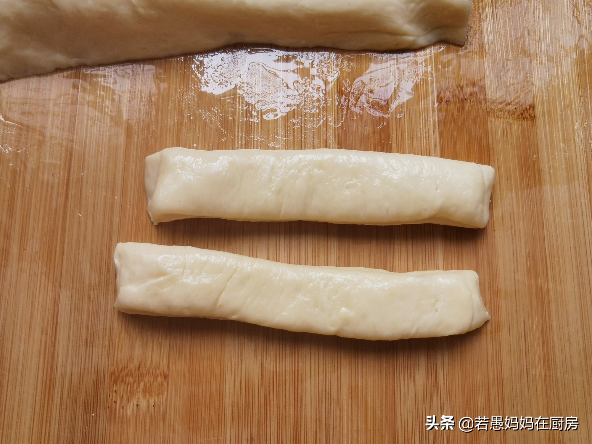 怎样在家做油条外酥里软,自制安全健康油条蓬松酥脆