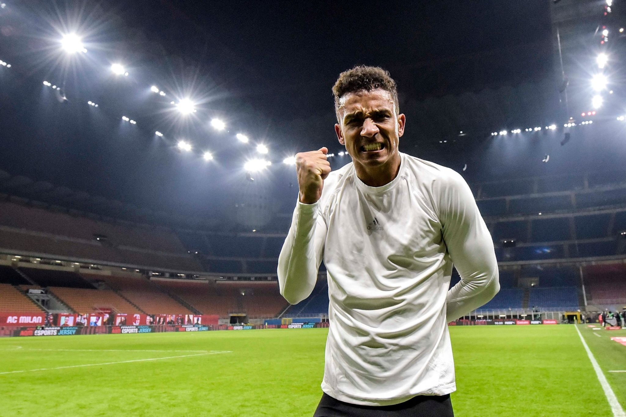 达尼洛远射破门尤文主场先拔头筹,最新尤文达尼洛消息