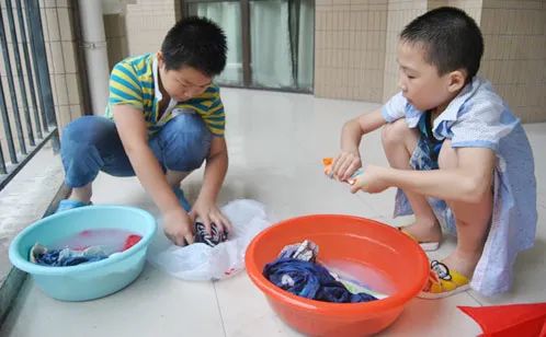 14岁少女患上严重妇科病：一个月不换*裤内**，生理期只垫卫生纸