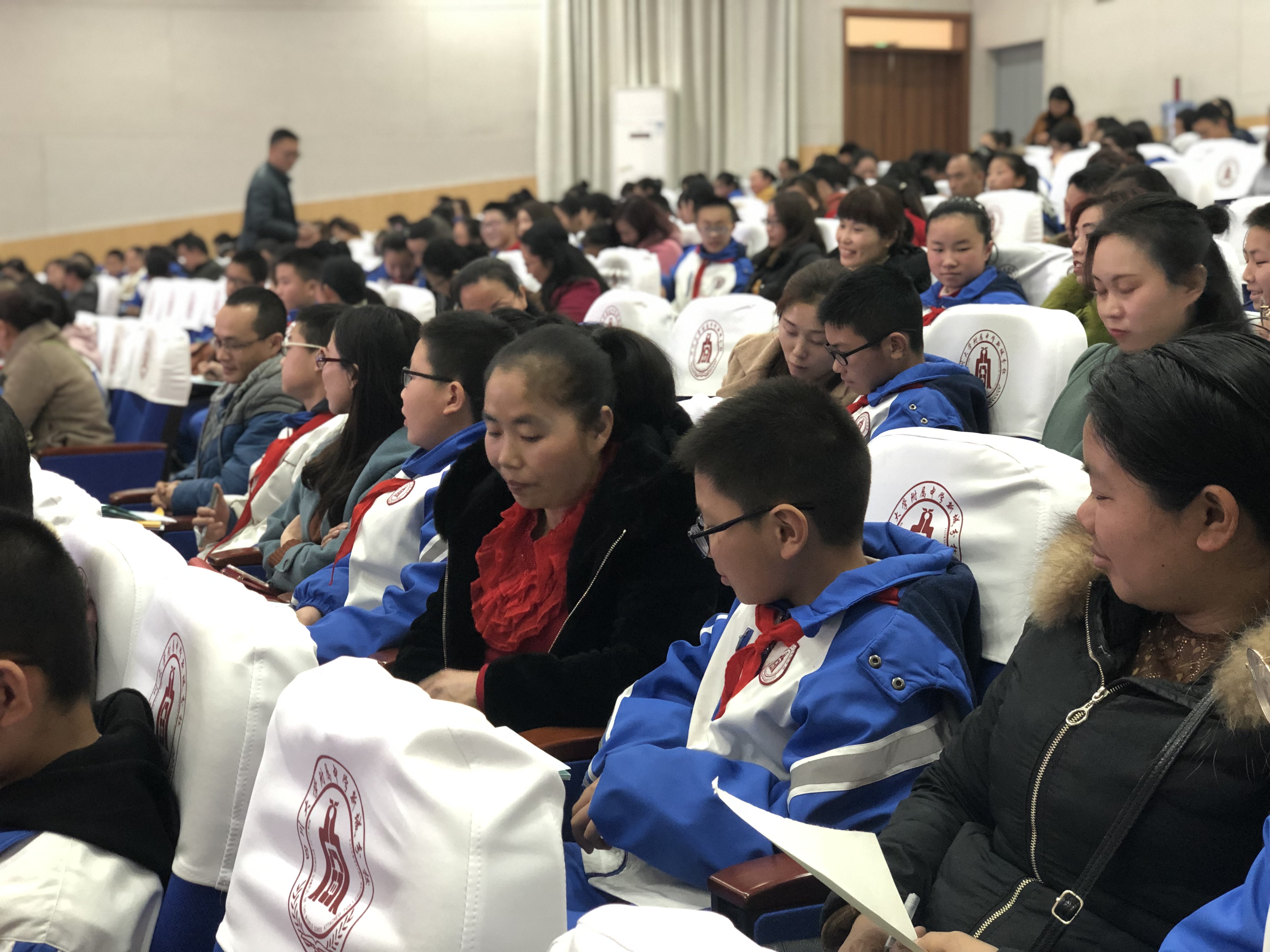 i-Show我爱秀校园走进川大附中新城分校——携手与孩子共成长