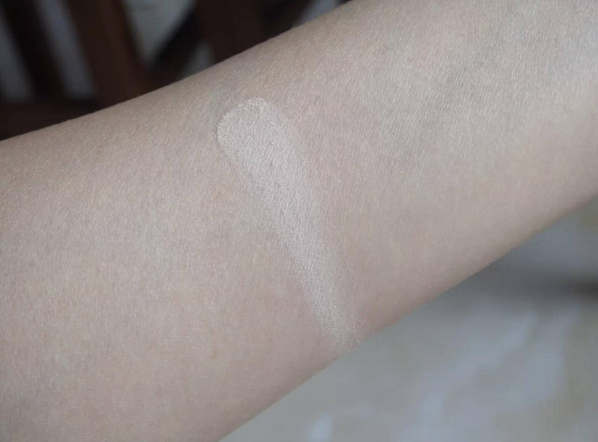 粉饼的使用方法新手,定妆遮瑕蜜粉饼怎么用