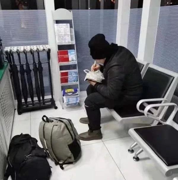 疫无情人有情中青公益行动,疫患无情人间有爱