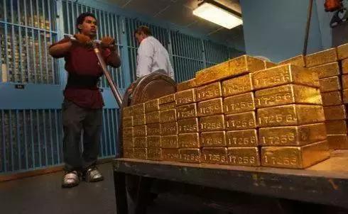 面积仅有足球场一半，但这里存放着人类最大规模的财富