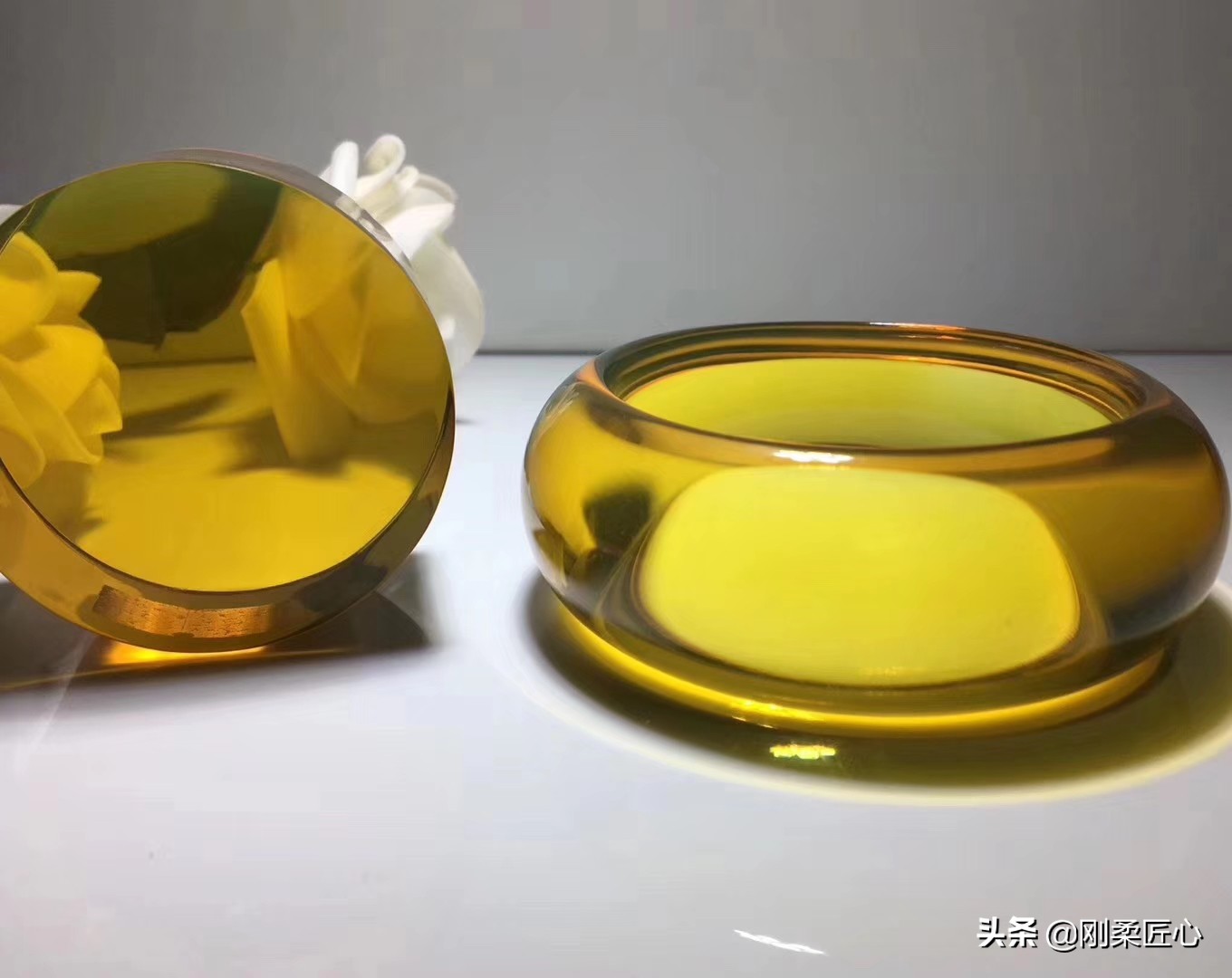 如何鉴别琥珀蜜蜡烤色,烤色蜜蜡和老蜜蜡的鉴别