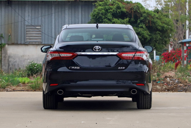 全新丰田凯美瑞2.5g豪华版,商务两不误的轿车