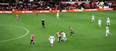 不会射门的后卫,特拉奥雷的精彩进球