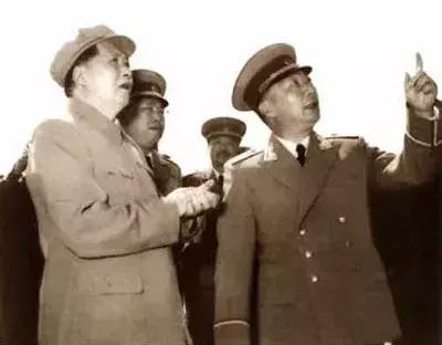 主席与十大元帅的合影，每一张都很有历史意义