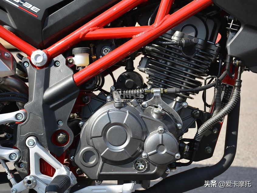 横扫赛道碎石路最值得购买的摩托之娱乐利器篇