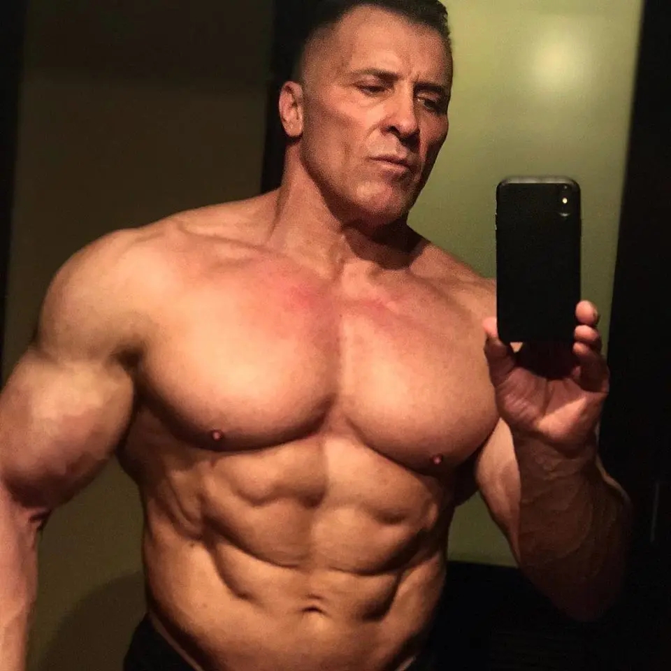 7位顶尖健美运动员，承认在健美生涯中使用过类固醇