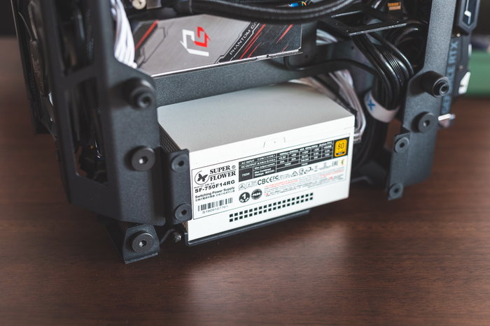 能畅玩三a大作的itx游戏主机,两千元预算性能最强的itx主机