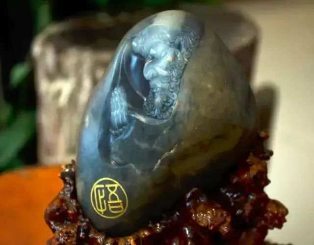 和田糖玉碧玉墨玉哪个值钱,啥样的翠青和田玉有收藏价值