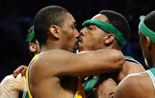 湖人新三巨头合砍92分,湖人三巨头合砍91分