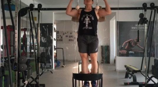 做不了引体向上怎么徒手训练,做不了引体向上怎么训练