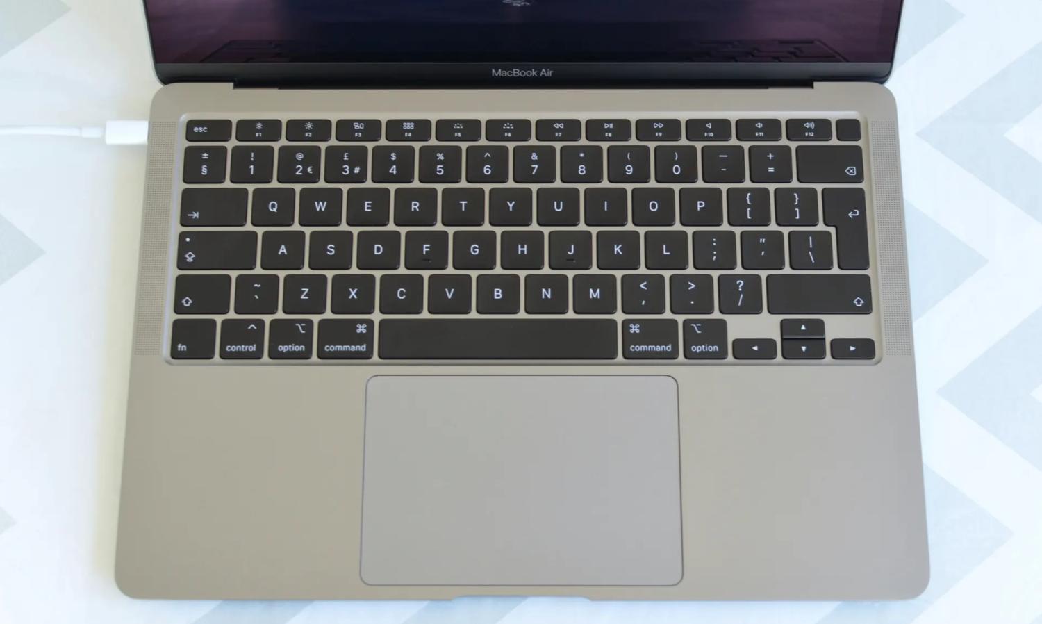 苹果macbookair和其他笔记本比较,苹果macbookair测评17年版