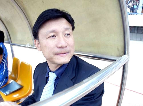 2008年东亚杯李玮峰锁喉日本队长,国足日本李玮锋锁喉