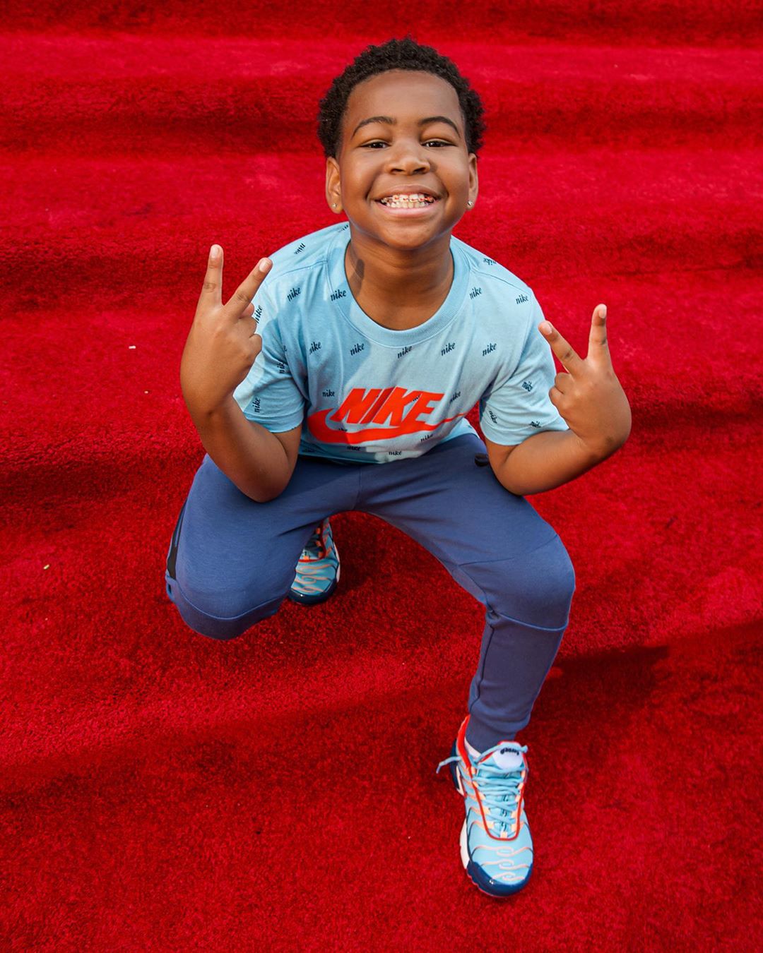 nike的swoosh设计灵感来源于,nike篮球鞋logo大全