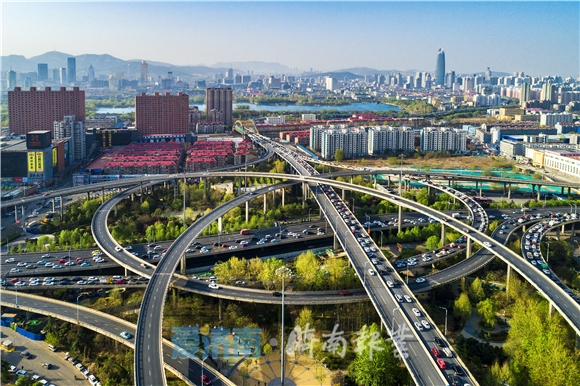 志愿,“镜”见天桥之美