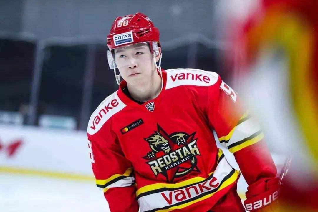 2010年宋丹丹前夫“人肉”背63万美金赴美，为何惹洗钱官司？