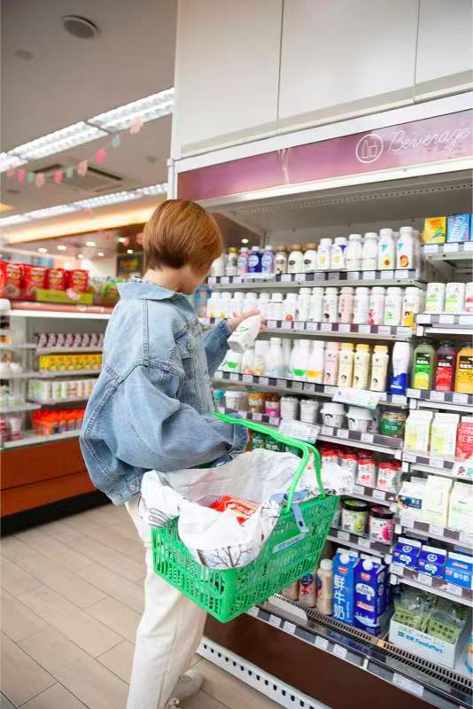 背上环保包，过一天「无塑料袋日」