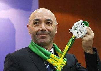 球迷怀念施密特,如何评价施密特