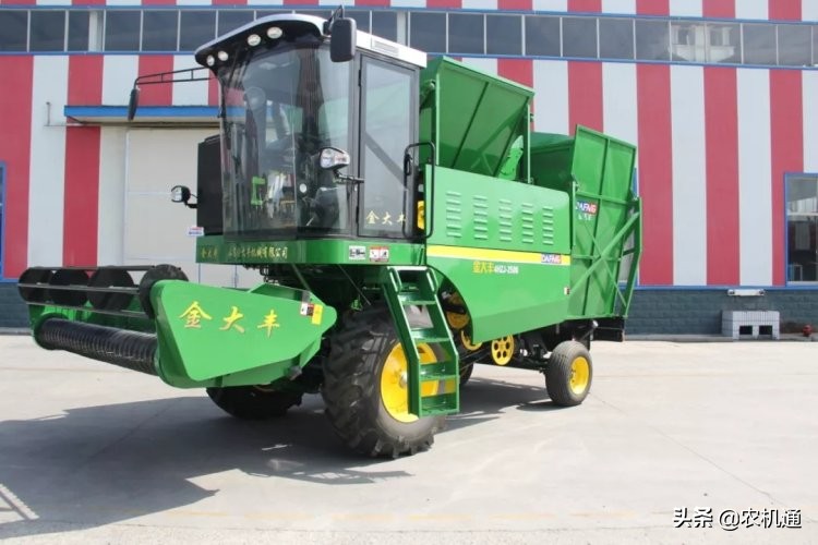 常发新款自走花生捡拾收获机,金大丰花生捡拾机价格