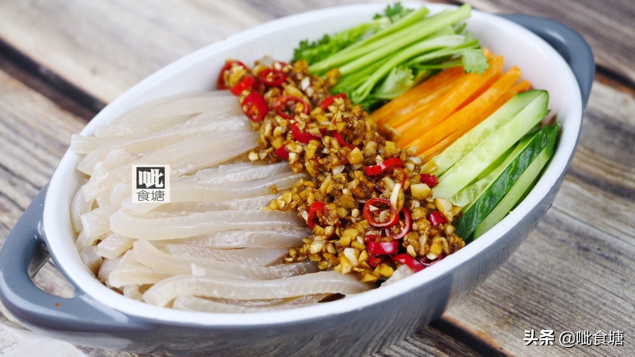 猪皮可以有几种方法吃,猪皮好吃又简单家常做法