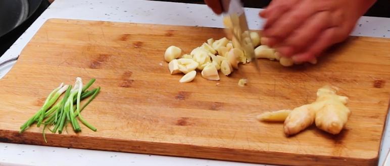 猪头肉这样做才好吃,农村大锅一炖,香辣入味,越吃越想吃