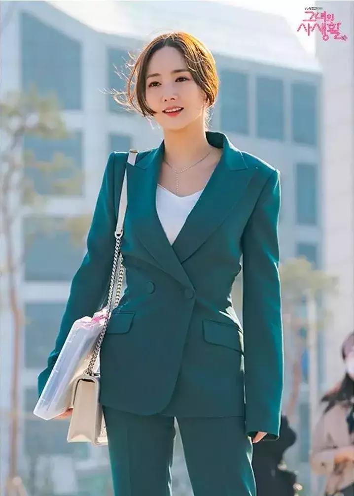 明星日常私服穿搭朴敏英,朴敏英她的私生活高甜吻戏合集