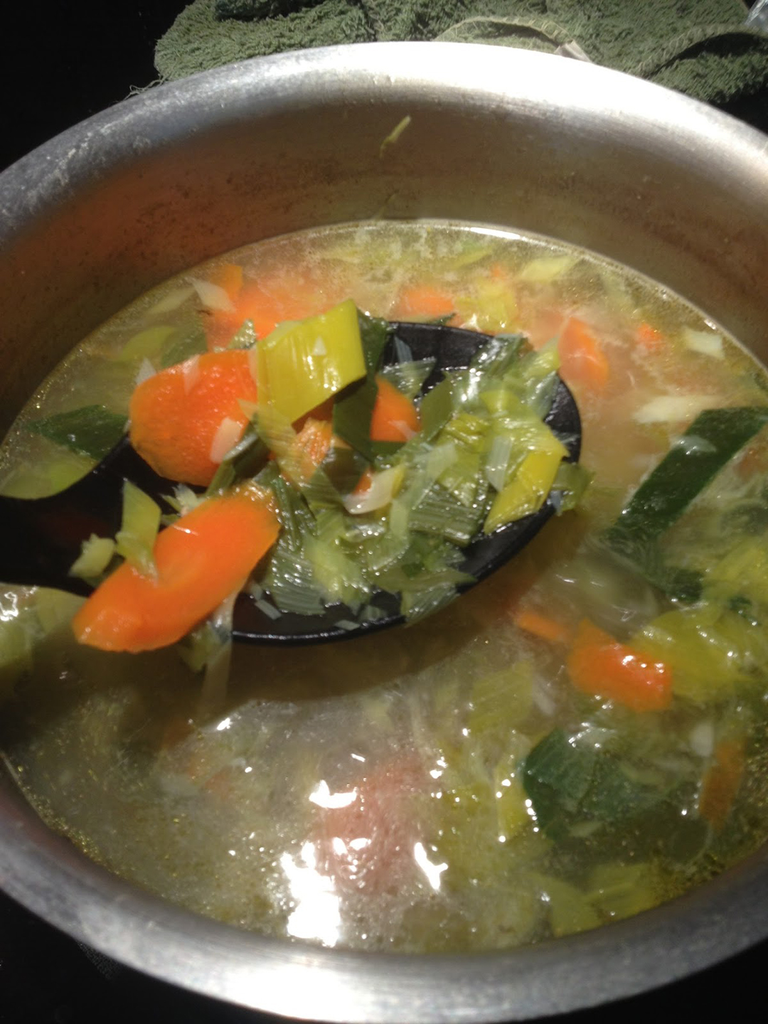 做疙瘩汤时怎么搅面疙瘩,做疙瘩汤怎么防止糊锅