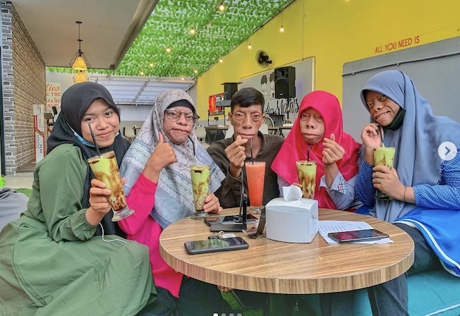 印尼兄妹酷似三星堆,印尼四兄妹怪异长相