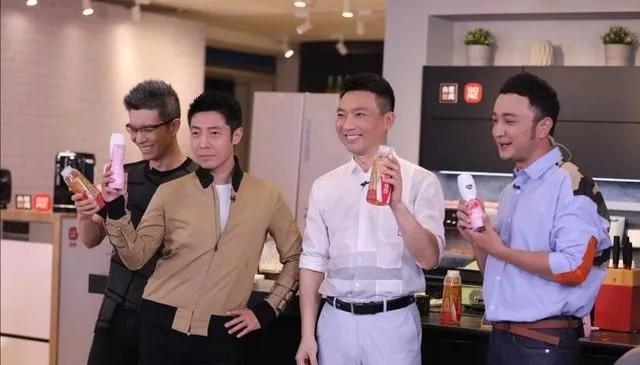 主播康辉抖音事件,康辉又回央视新闻联播了吗