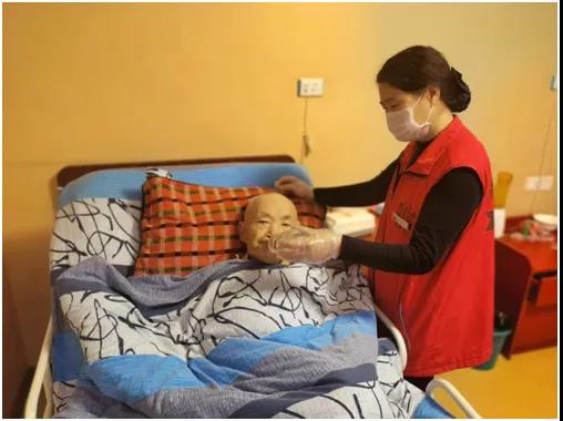 北京养老院的老人现状,养老院工作人员做老人的守护者