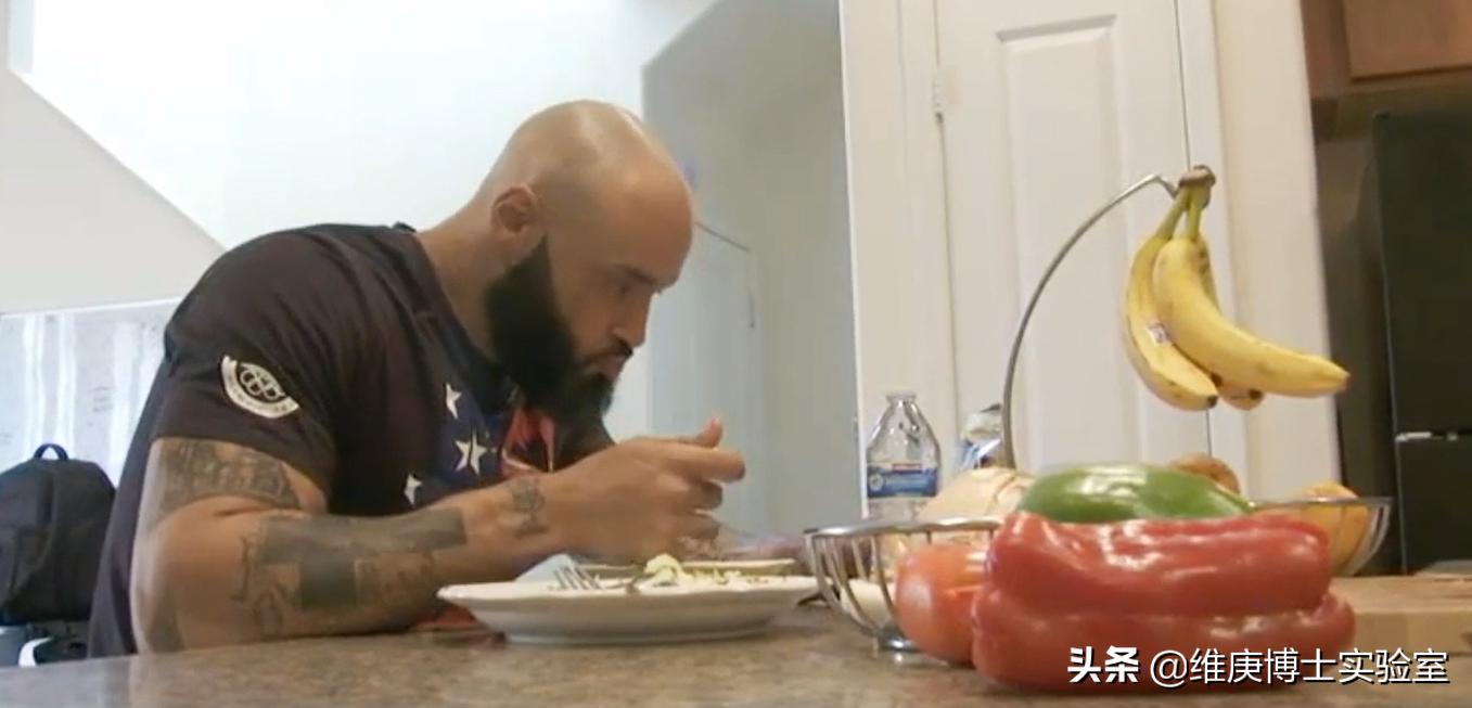 小哥为了女孩减肥,小哥减肥两百多斤