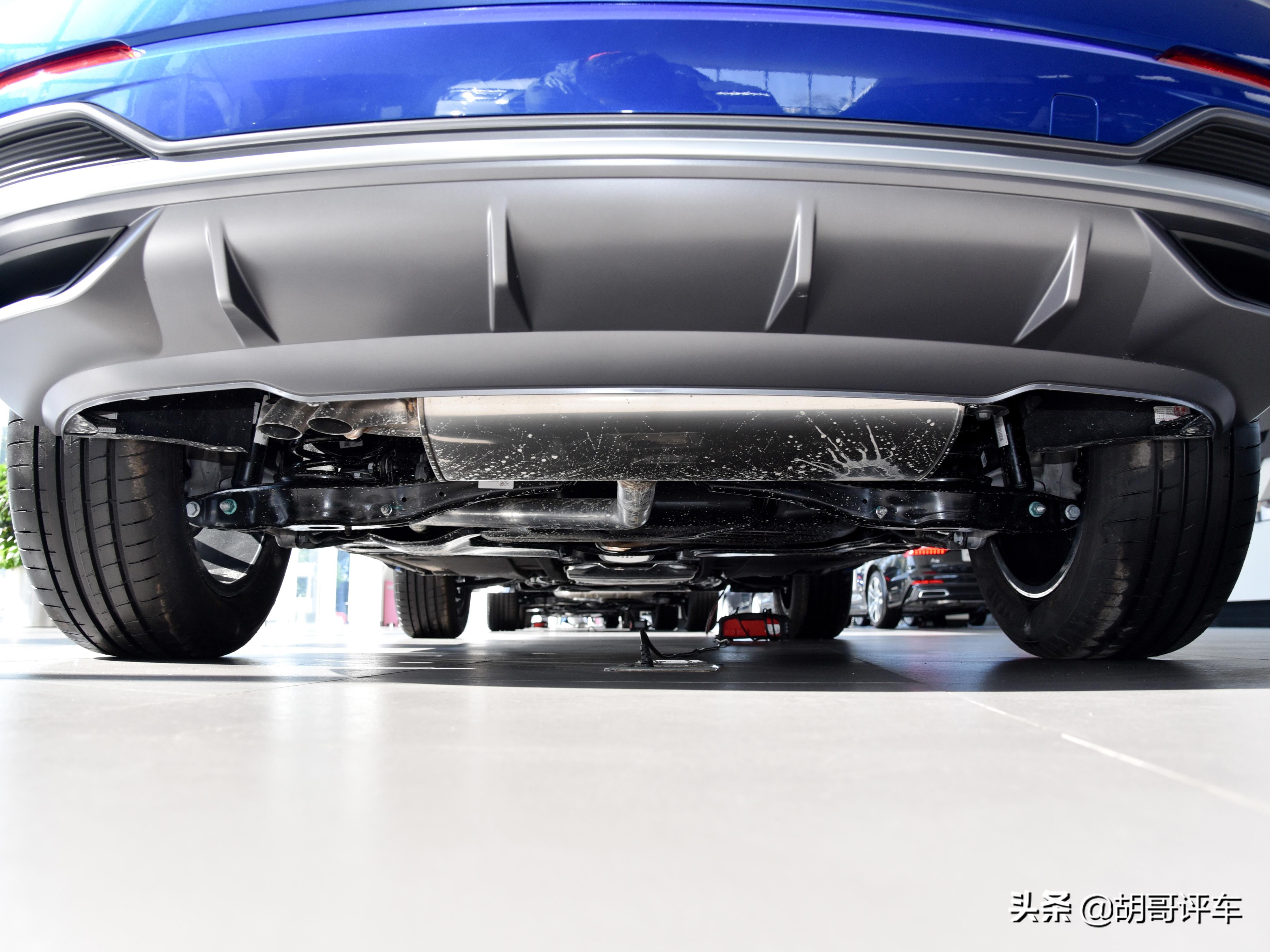 造型升级更个性,1.4t时尚动感新款奥迪q3