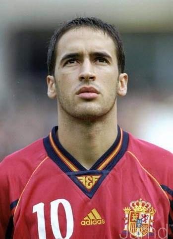 有头球的大罗是不是足坛最强前锋,大罗是最好的前锋吗