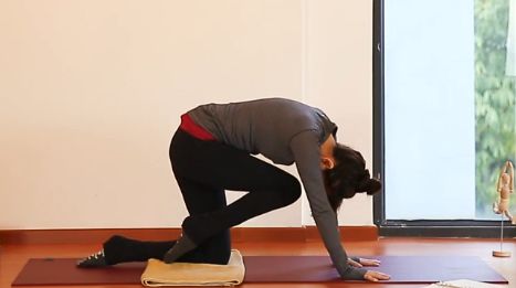 剖腹产产后瑜伽体式,产后4-6个周的瑜伽动作