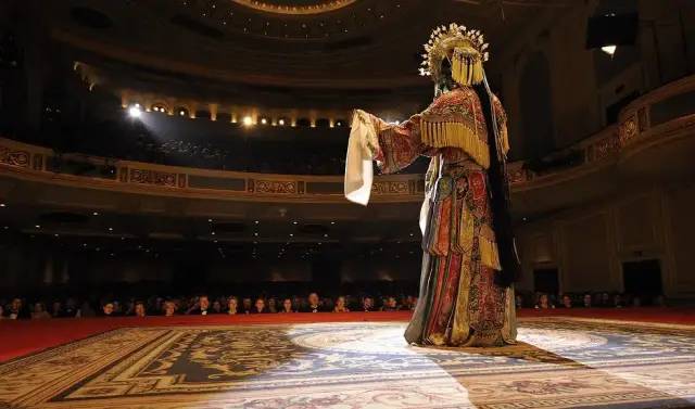 峰暴电影朱一龙怎么拍摄的,朱一龙徒手攀岩花絮