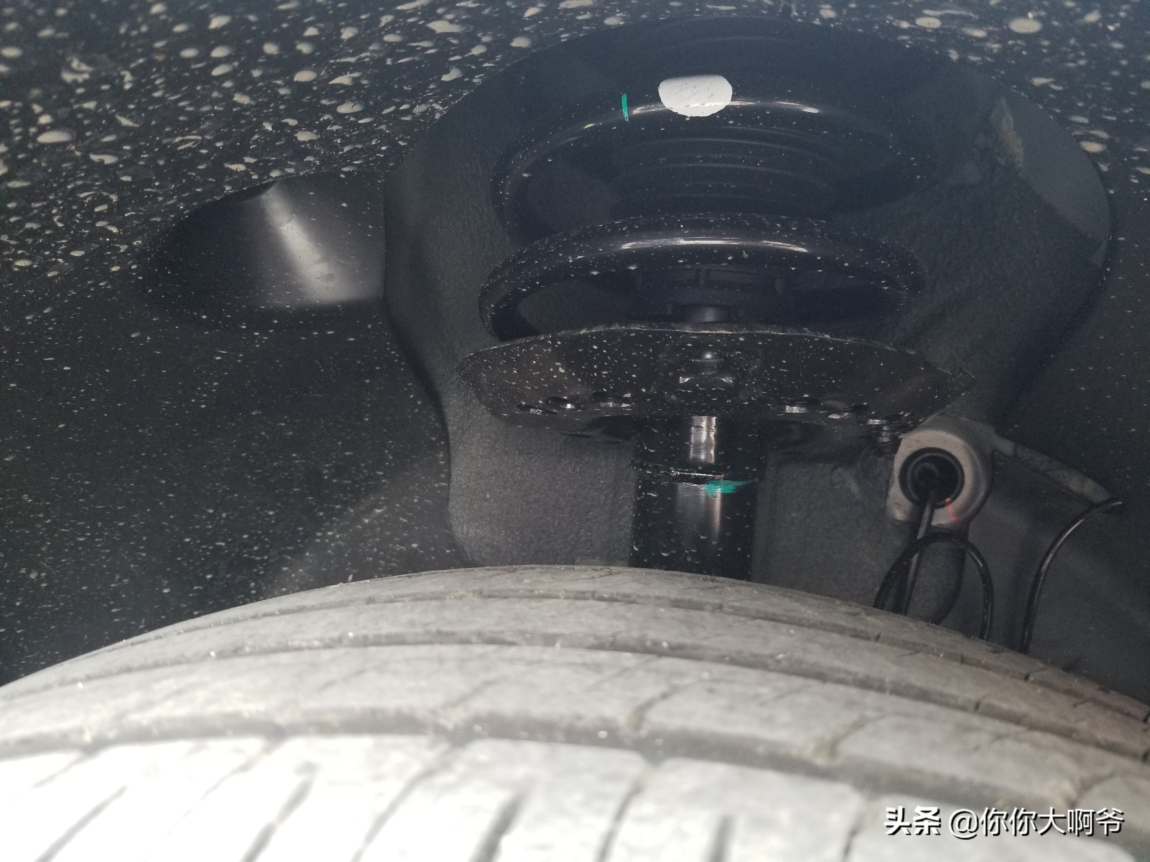 比亚迪唐dmi112km尊荣版赤地红,唐dmi冠军版200km尊享型评测