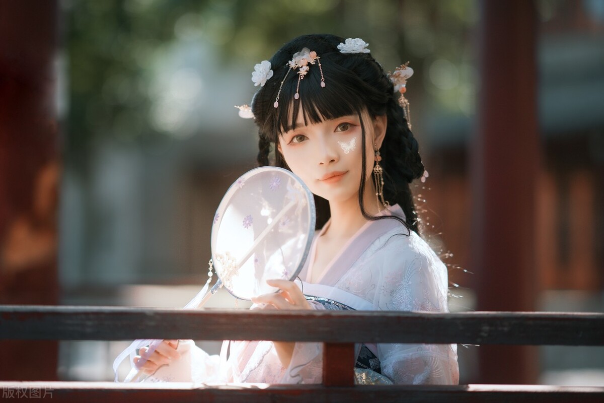 故事：她与侯府嫡子门当户对，定亲后却遭推拒，他要娶一孤女为妻