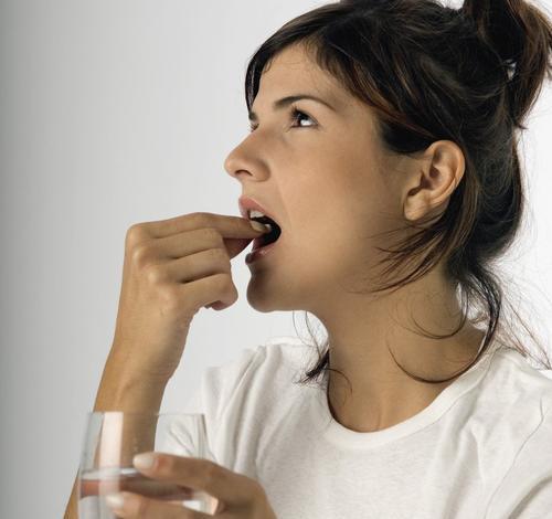 脓性指头炎的患者，指尖发痛发热，并无遗传性，早发现早就医