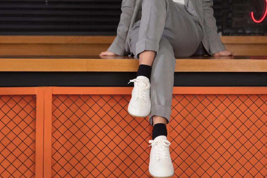 再也不怕当众脱鞋了，给你看看我的防臭法宝